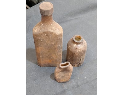 COLLECTION OF MEDICINAL GLASS BOTTLES AND VESSELS...