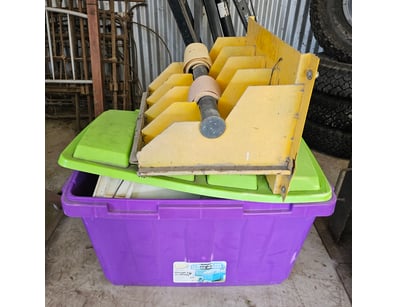 Air spray painting equipment, including air spray ...