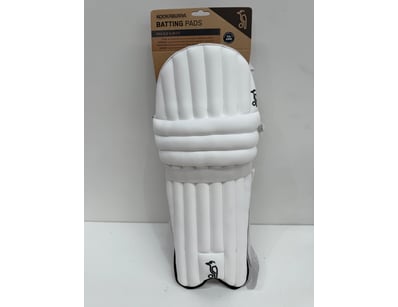 Assortment of Batting Pads. The lot contains 4 Jun...