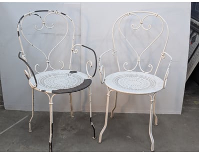 Garden chairs, metal frame, white 

Note: paint ...