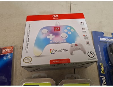 1 x NINTENDO switch Lumectra controller, NEW facto...