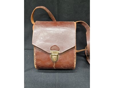 BROWNIE STARLET CAMERA WITH ORIGINAL LEATHER STYLE...