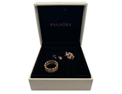 Luxury Pawnbroker Christmas Sale PART 1 (A984) - Lot 559