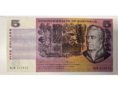 AUSTRALIAN FIVE DOLLAR NOTE, R204 (VF)

CV: $65...