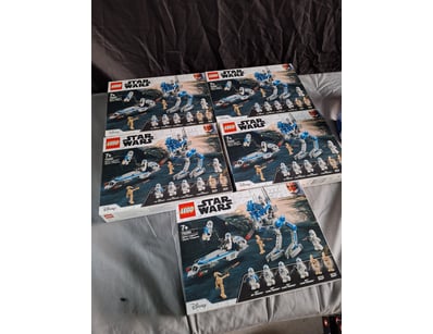 **UNRESERVED** LIFETIME COLLECTION OF LEGO PART... - Lot 306