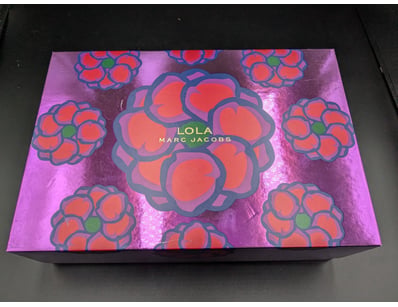 MARC JACOBS LOLA FRAGRANCE GIFT SET WITH NEON FLOW...