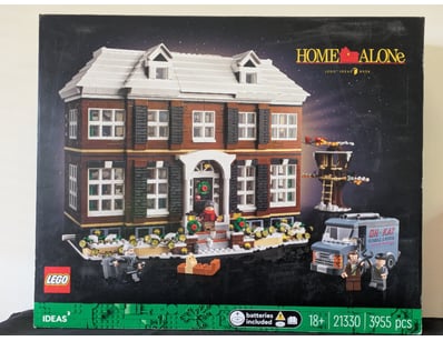 **UNRESERVED** LIFETIME COLLECTION OF LEGO PART... - Lot 580