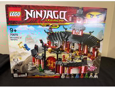 **UNRESERVED** LIFETIME COLLECTION OF LEGO PART... - Lot 315