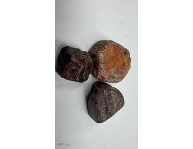 RAW GARNET 101.6CTS


665336+64

