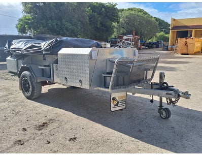 2017 EMU XCOR 4X4 Front Fold Camper Trailer

Yea...