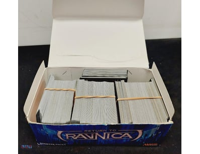 BULK LOT HOLDS A LARGE COLLECTION OF MAGIC: THE GA...