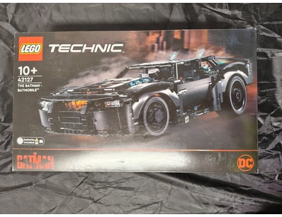 **UNRESERVED** COOKIE'S LIFETIME COLLECTION OF ... - Lot 583