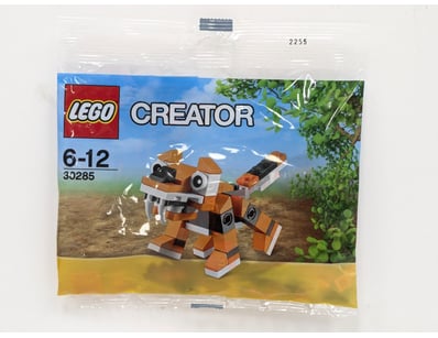 LEGO Creator set 30285 featuring an orange and whi...