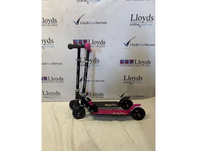 UNRESERVED Airport - Lost Property (A980) - Lot 129
