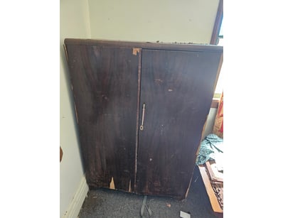 Wood cabinets, quantity 2

Sold as lot

Onsite

...