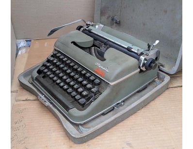 Antique & Vintage Showcase (A979) - Lot 5000