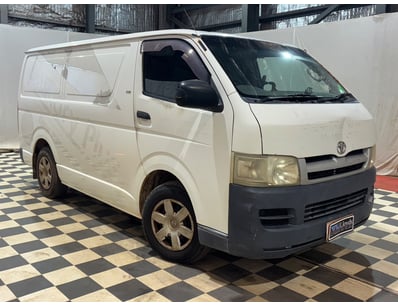 <b>2005 Toyota Hiace TRH201R Van - White - 515,930...