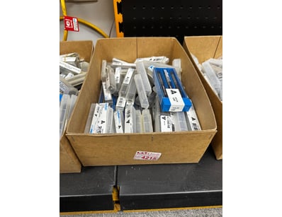 Distribution Business Equipment Liquidation (ON... - Lot 215