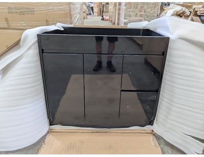 Bathroom Appliances Blitz (VICA894) - Lot 100