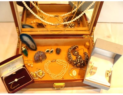 The Curio Collection (A999) - Lot 998