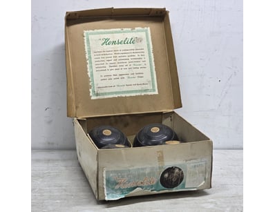 Lawn bowls, vintage style lawn bowls includes 4x b...