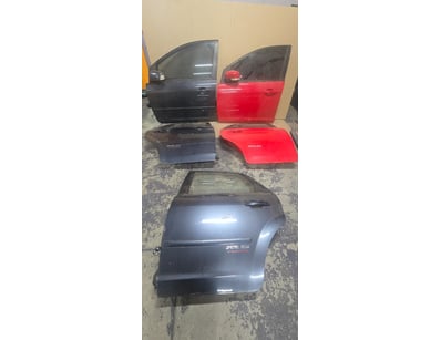 Car doors, 5x 2008 xr Ford 5 turbo car doors, 2 le...