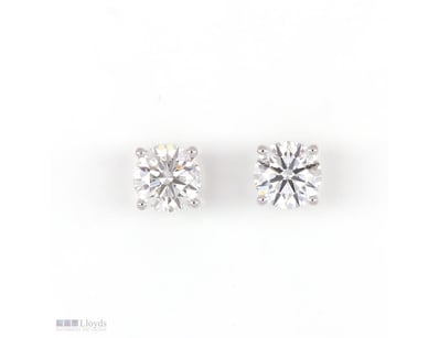 4.10 CT ROUND PRONG STUD EARRINGS IN 18KT WHITE GO...