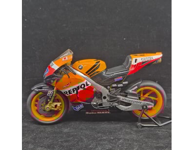 SINGLE VENDOR LIFETIME COLLECTION (A1001) - Lot 1042