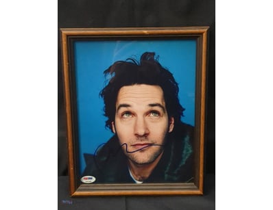 AUTOGRAPHED PHOTOGRAPH OF PAUL RUDD.

Item Size: H...