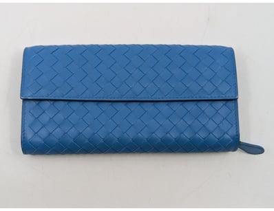 Designer Vault (A983) - Lot 10