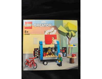 **UNRESERVED** COOKIE'S LIFETIME COLLECTION OF ... - Lot 545