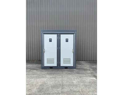 UNRESERVED Containers, Shower Blocks & Work Benches - Lot 5