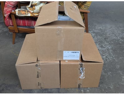 Homewares, 3 boxes including games, collectables, ...