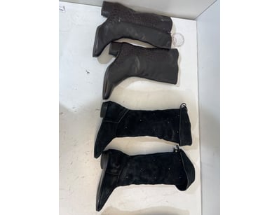 Entire Vintage Clothing Store Liquidation (ON11... - Lot 446