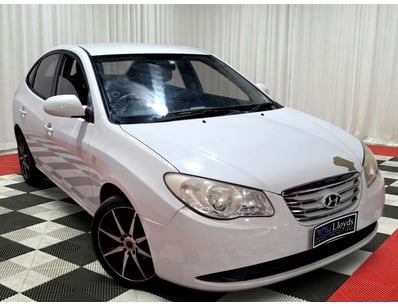 <b>2010 Hyundai Elantra HD SX Sedan - White - 219,...
