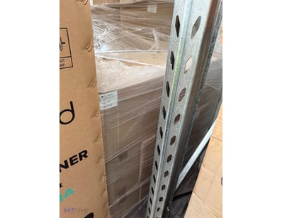 Bulk lot of 100 units ULBL-7W-B22d LED light bulbs...