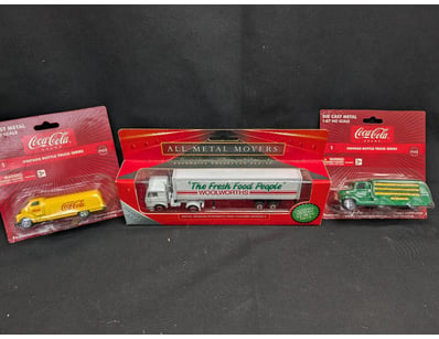 COLLECTIBLE LOT COMPRISING THREE DIE-CAST METAL VE...
