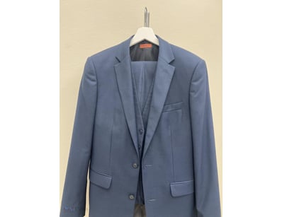 MILANO 3 PIECE POLYESTER MEN SUIT SIZE 92

Materia...