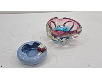 PAIR OF DECORATIVE ASHTRAY BOWLS WITH FLORAL MOTIF...