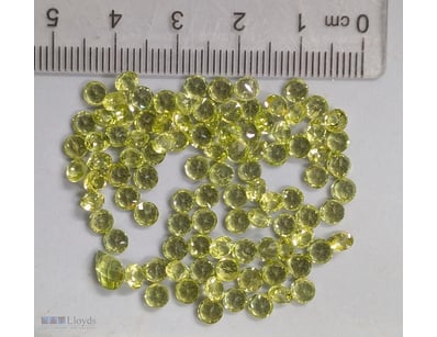 30 CARATS PERIDOT GEMSTONES

30 Carats Peridot Gem...