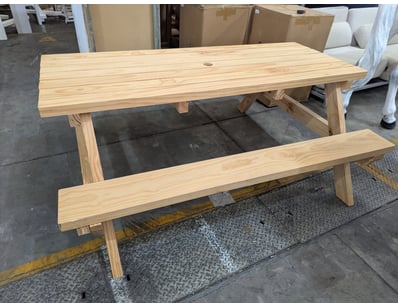 Picnic table, timber, natural timber finish

Dim...