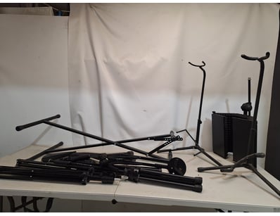 Gadgets, Music & Pastimes (A993) - Lot 778