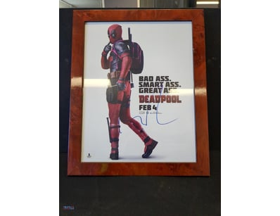 SIGNED DEADPOOL MOVIE POSTER.(RYAN REYNOLDS).

Ite...