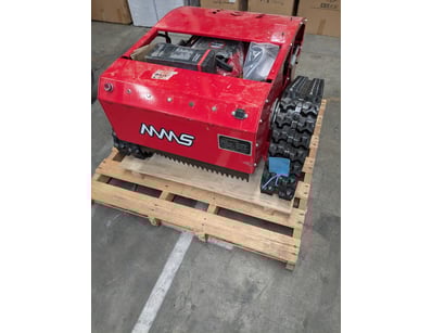 UNRESERVED Factory Direct Lawn Mowers, Golf Cart ... - Lot 3