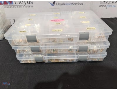 Jewellery collection comprising multiple storage t...