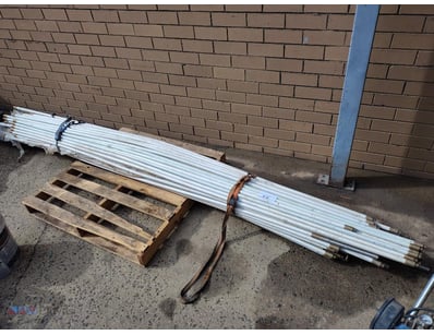 300m of push rods used once 
Manufacture Year: Unk...