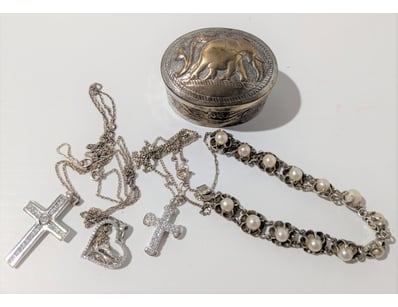 UNRESERVED Affordable Jewellery Valentines Spec... - Lot 611