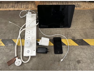 Entire Vintage Clothing Store Liquidation (ON11... - Lot 476