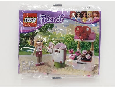 LEGO Friends set 30105 featuring Stephanie minifig...