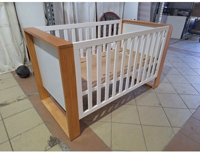 Baby Cot, Timber Style, Natural Finish 

Dimension...